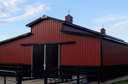 custom horse barn builders in Ohio