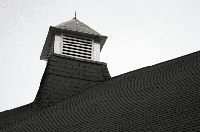 Amish barn builders in Cumberland