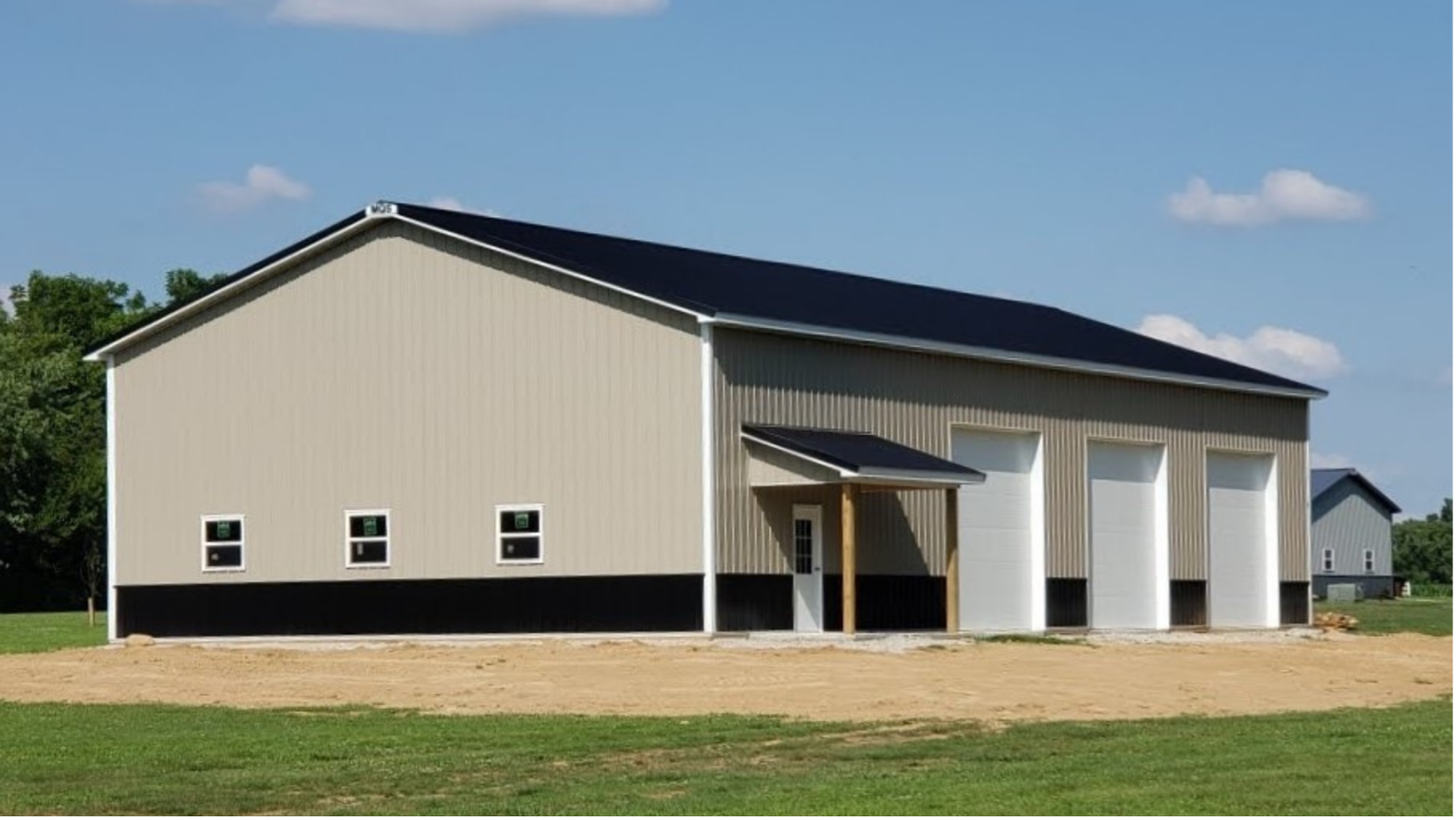 Custom horse barn builders in Ohio 