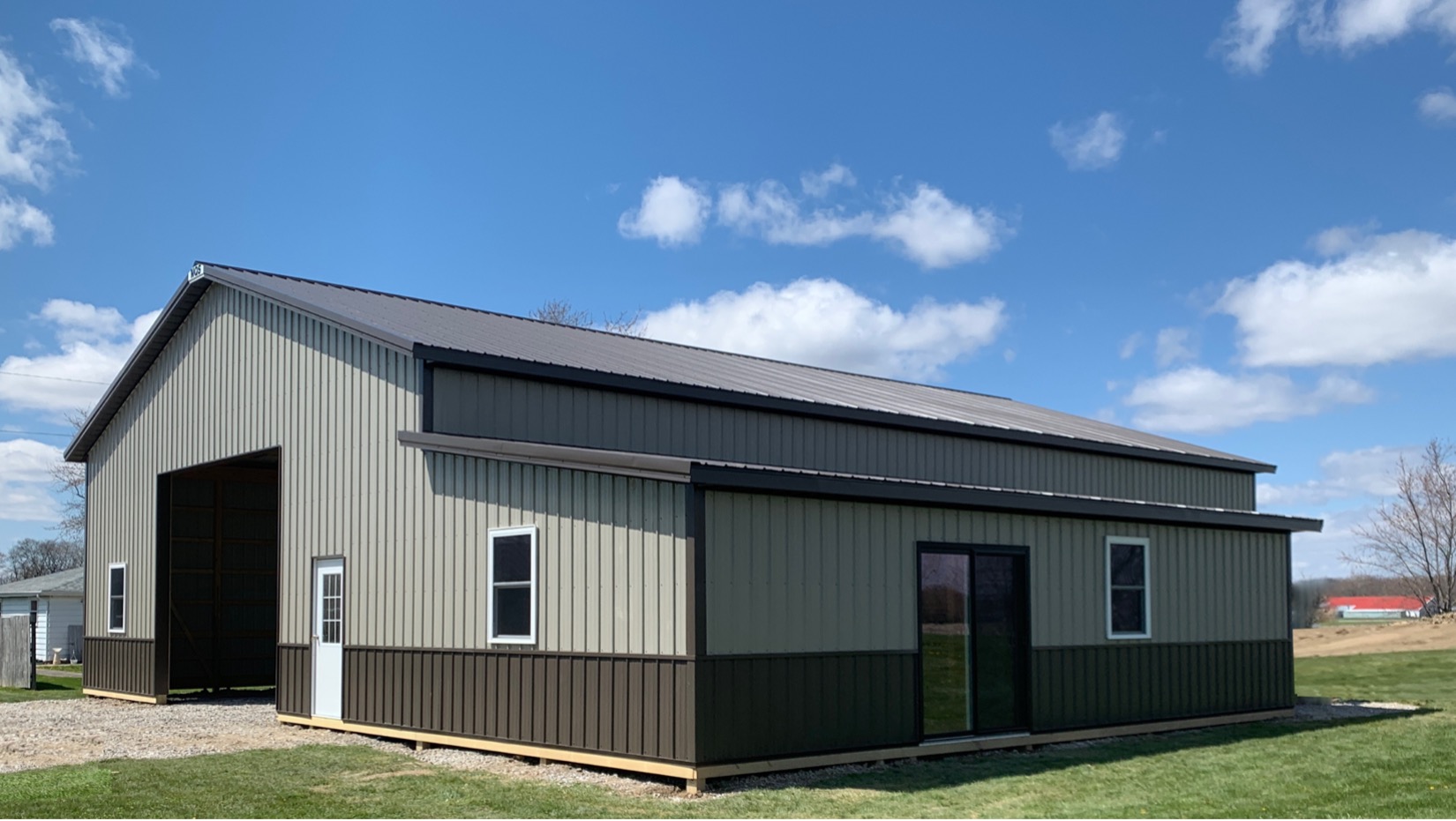 Custom horse barn builders in Ohio 